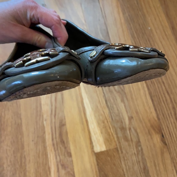 Tory Burch Size 7 Taupe Flats - Picture 5 of 5